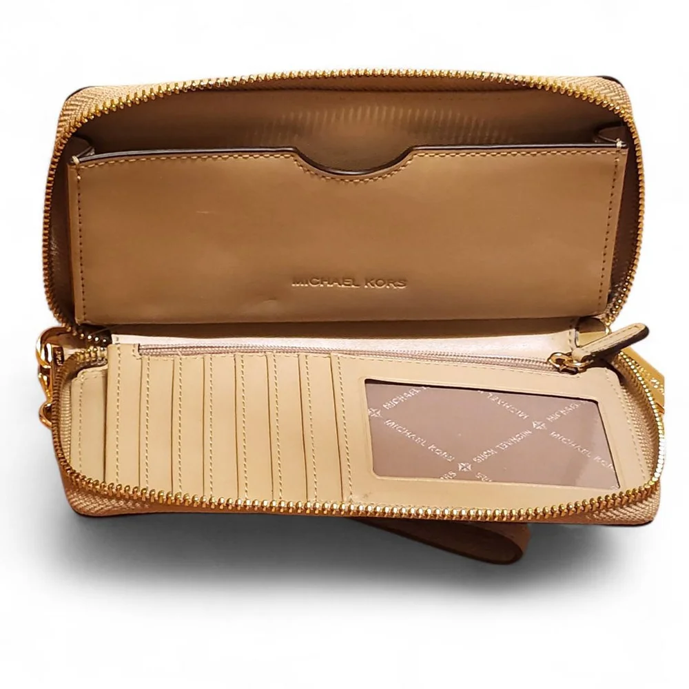 Michael Kors Jet Set Travel Wristlet Wallet Beige Leather